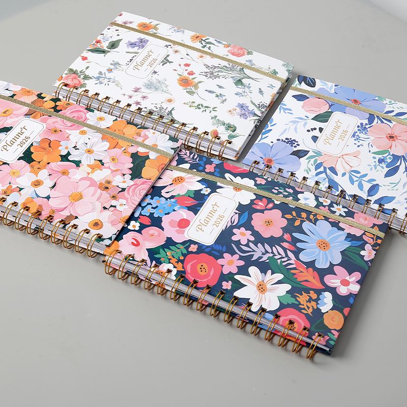 Minimalistisch jaarlijks plannernotitieboekje